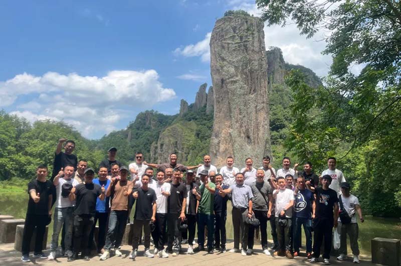 天熱了,出去避個暑吧! 天熱了,出去避個暑吧!